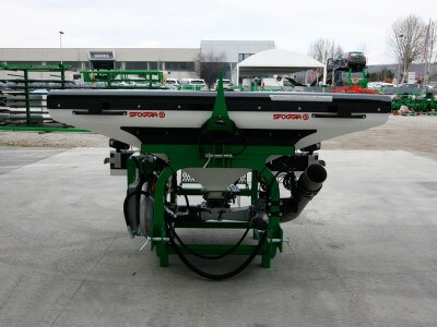 Sfoggia  Front fertiliser spreader