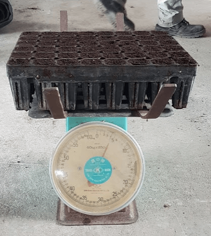Checking tray filler output Checking tray filler output